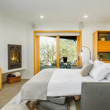 Downtown Contemporary - Full Property